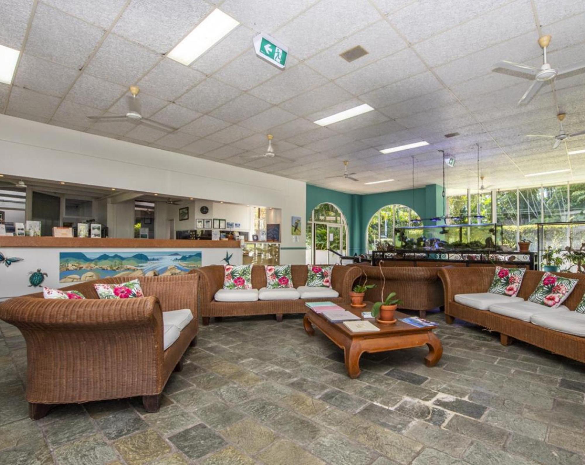 Affordable Island Escape! Queen Studio, Apartment